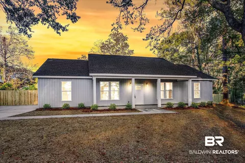 2850 Thornhill Dr, Mobile, AL 36606