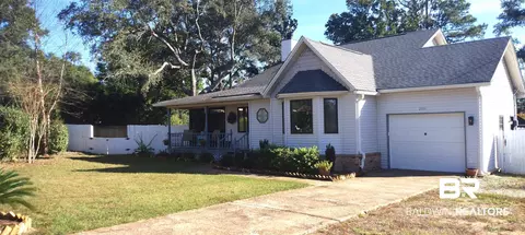 2761 Manuel Cir, Lillian, AL 36549
