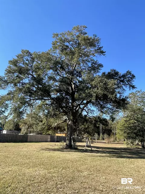 21895 9th St, Silverhill, AL 36576