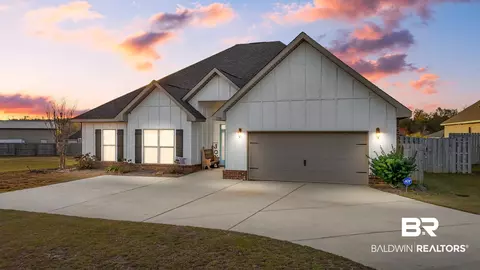 1506 S Hickory St, Foley, AL 36535