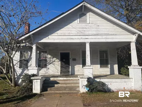 323 Horner St, Atmore, AL 36502
