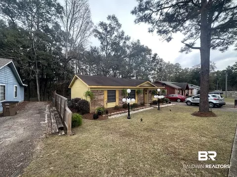 821 Timbers Dr, Mobile, AL 36695