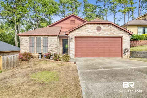 4 Parma Dr, Daphne, AL 36526