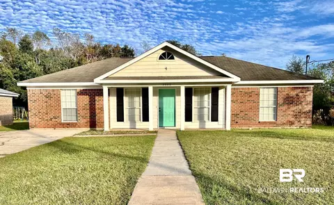 7593 Willard Dr, Theodore, AL 36582