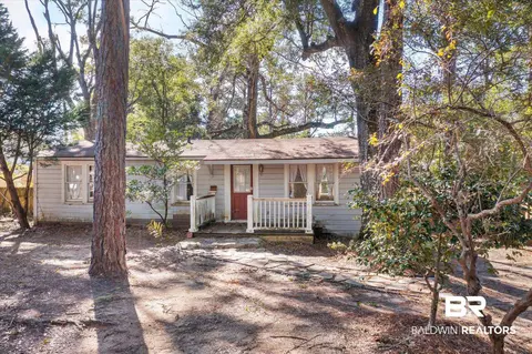 349 Gayfer Ct, Fairhope, AL 36532