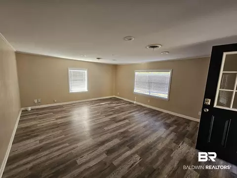 5604 Central Dr, Mobile, AL 36618 photo 2