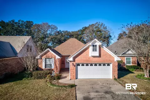 126 Club Dr, Fairhope, AL 36532