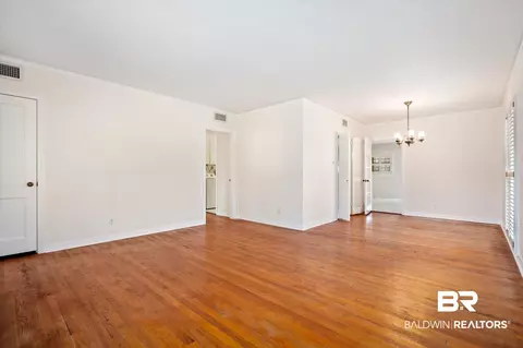16 E Chadwick Dr, Mobile, AL 36606 photo 3