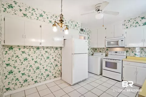 16 E Chadwick Dr, Mobile, AL 36606 photo 5