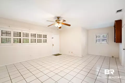 16 E Chadwick Dr, Mobile, AL 36606 photo 8