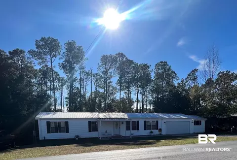 1401 Ridgewood Dr, Lillian, AL 36549