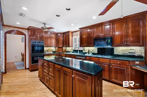 962 E Highpoint Dr, Mobile, AL 36693 photo 8