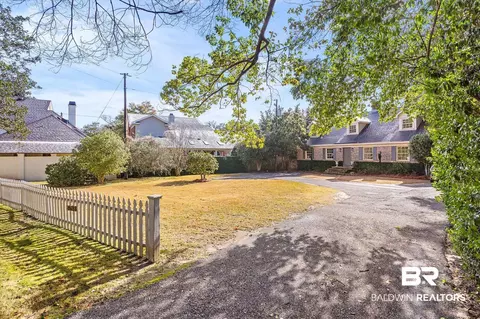 4675 Old Shell Rd, Mobile, AL 36608
