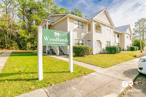 110 5th St #A-204, Daphne, AL 36526