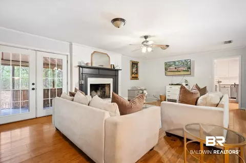 3250 Brackett Dr, Mobile, AL 36618 photo 5