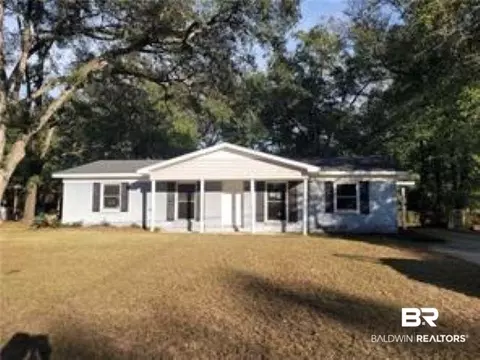 24 Frances St, Saraland, AL 36571