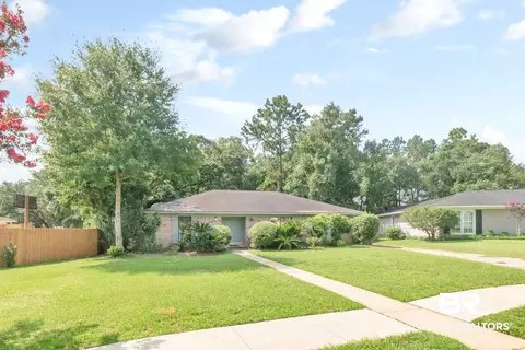5705 Empress Dr, Mobile, AL 36609