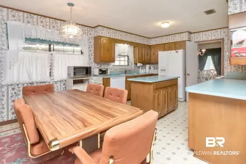 5705 Empress Dr, Mobile, AL 36609 photo 3
