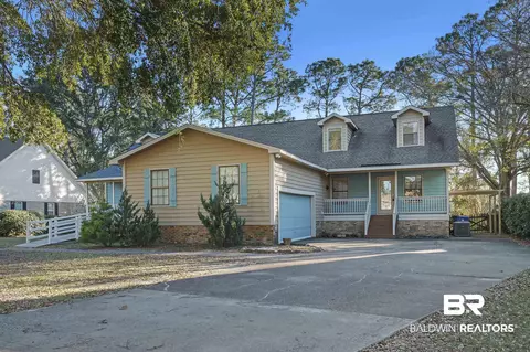 425 Wedgewood Dr, Gulf Shores, AL 36542
