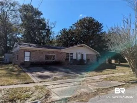 3607 Heritage Dr, Mobile, AL 36609