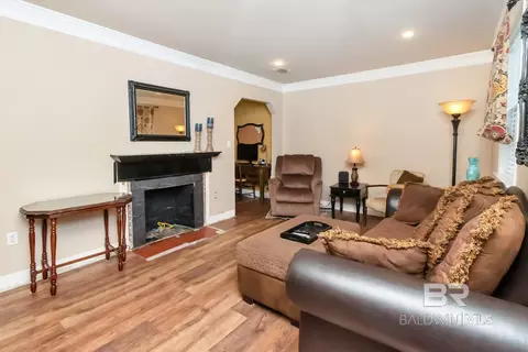 5100 S Pineview Ln, Mobile, AL 36608 photo 3