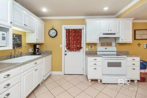 5100 S Pineview Ln, Mobile, AL 36608 photo 7