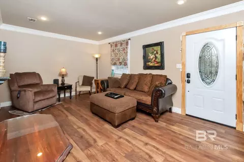 5100 S Pineview Ln, Mobile, AL 36608 photo 2