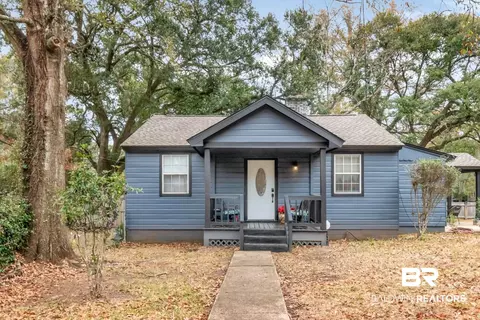 5100 S Pineview Ln, Mobile, AL 36608