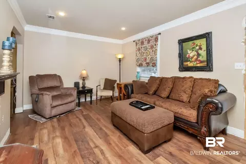 5100 S Pineview Ln, Mobile, AL 36608 photo 4
