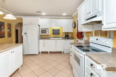 5100 S Pineview Ln, Mobile, AL 36608 photo 5