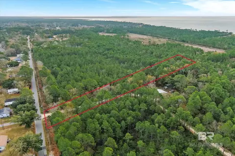 5414 Sumatra Dr, Coden, AL 36523