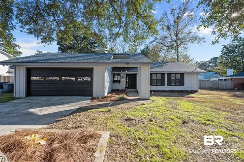 117 Cherryhill Dr, Daphne, AL 36526