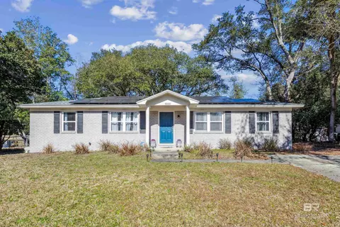8250 Sedgefield Dr, Pensacola, FL 32507