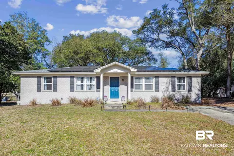 8250 Sedgefield Dr, Pensacola, FL 32507