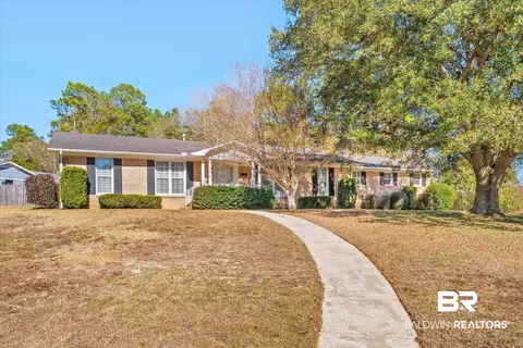 400 Alpine St, Chickasaw, AL 36611