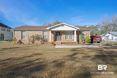 14020 Mars Ave, Bayou La Batre, AL 36509