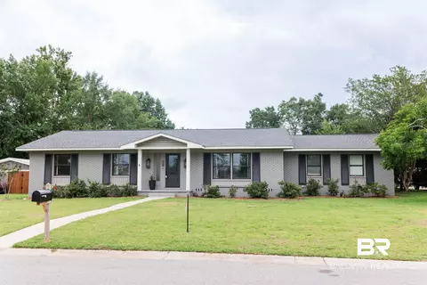 553 Jan Dr, Fairhope, AL 36532