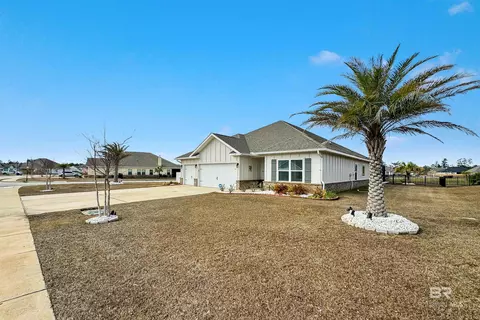 424 Apollo Ave, Gulf Shores, AL 36542