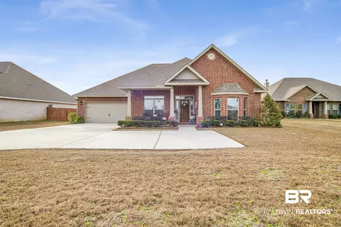1402 S Hickory St, Foley, AL 36535