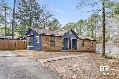 114 Creekside Dr, Daphne, AL 36526