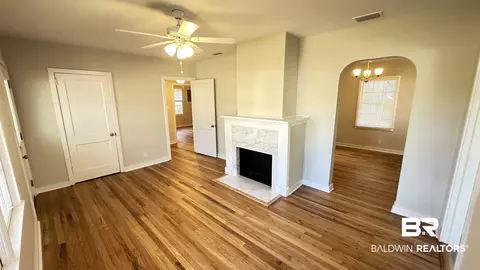 118 Chartres Ave, Mobile, AL 36606 photo 2