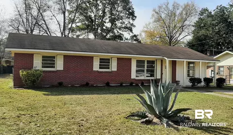 106 Sylvania St, Brewton, AL 36426