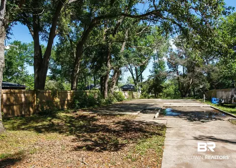 279 Carnation Ave, Foley, AL 36535