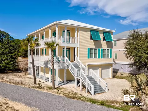 721 Hernando Pl, Dauphin Island, AL 36528