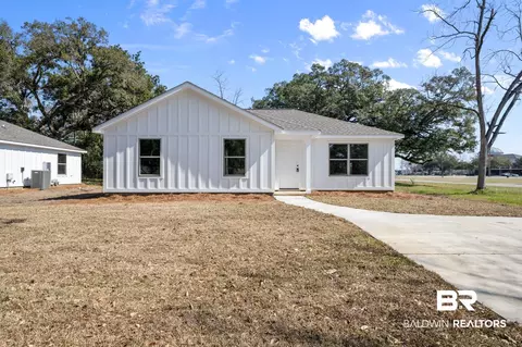 204 N Day Ave, Bay Minette, AL 36507