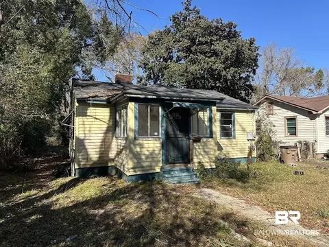 257 Cedar Dr, Mobile, AL 36617