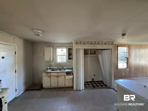 257 Cedar Dr, Mobile, AL 36617 photo 4