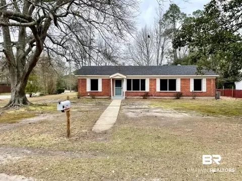 701 E Craig St, Atmore, AL 36502 photo 2