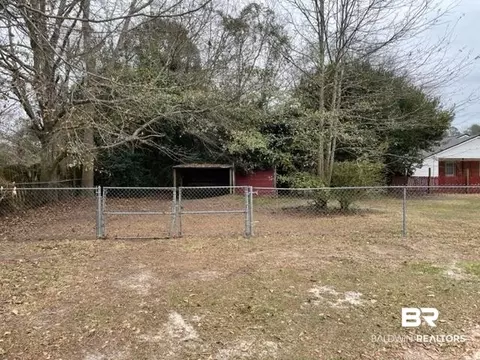 701 E Craig St, Atmore, AL 36502 photo 17