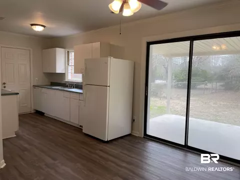 701 E Craig St, Atmore, AL 36502 photo 7